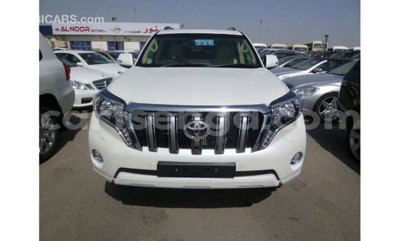 Acheter Import Voiture Toyota Prado Blanc à Import - Dubai, Hhohho Acheter Import Voiture Toyota Prado Blanc à Import - Dubai, Hhohho