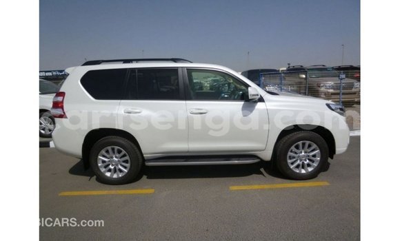 Acheter Import Voiture Toyota Prado Blanc à Import - Dubai, Hhohho Acheter Import Voiture Toyota Prado Blanc à Import - Dubai, Hhohho