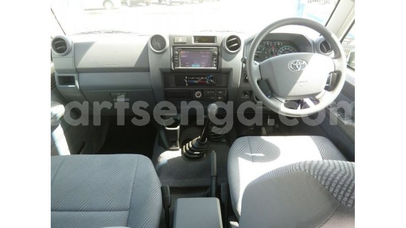 Big with watermark toyota land cruiser hhohho import dubai 15247