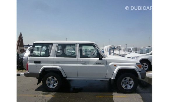 Nunua Imported Toyota Land Cruiser White Gari ndani ya Import - Dubai nchini Hhohho Nunua Imported Toyota Land Cruiser White Gari ndani ya Import - Dubai nchini Hhohho