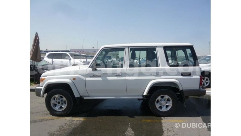 Big with watermark toyota land cruiser hhohho import dubai 15247