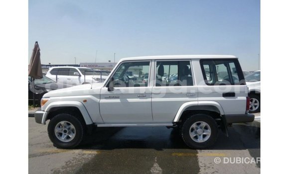 Nunua Imported Toyota Land Cruiser White Gari ndani ya Import - Dubai nchini Hhohho Nunua Imported Toyota Land Cruiser White Gari ndani ya Import - Dubai nchini Hhohho