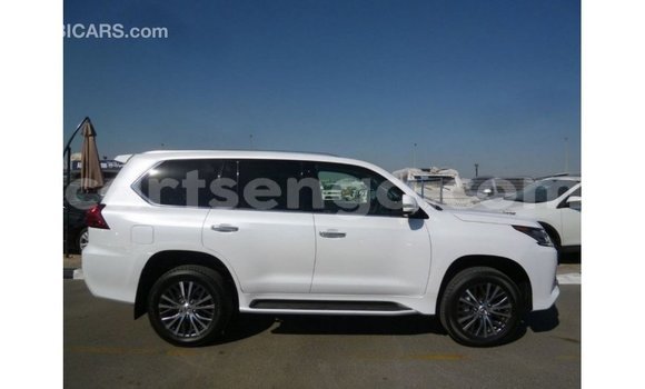 Nunua Imported Lexus LX White Gari ndani ya Import - Dubai nchini Hhohho Nunua Imported Lexus LX White Gari ndani ya Import - Dubai nchini Hhohho