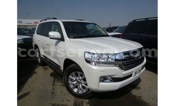 Acheter Import Voiture Toyota Land Cruiser Blanc à Import - Dubai, Hhohho Acheter Import Voiture Toyota Land Cruiser Blanc à Import - Dubai, Hhohho