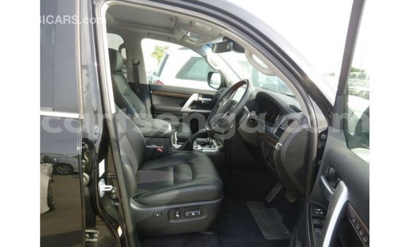 Nunua Imported Toyota Land Cruiser Black Gari ndani ya Import - Dubai nchini Hhohho Nunua Imported Toyota Land Cruiser Black Gari ndani ya Import - Dubai nchini Hhohho