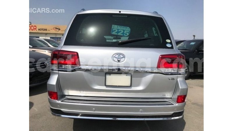 Big with watermark toyota land cruiser hhohho import dubai 15281
