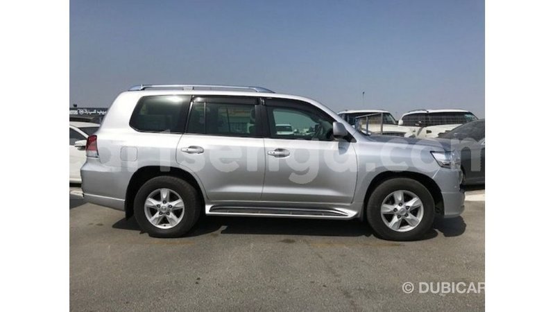 Big with watermark toyota land cruiser hhohho import dubai 15281