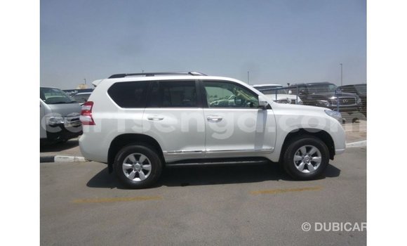 Acheter Import Voiture Toyota Prado Blanc à Import - Dubai, Hhohho Acheter Import Voiture Toyota Prado Blanc à Import - Dubai, Hhohho