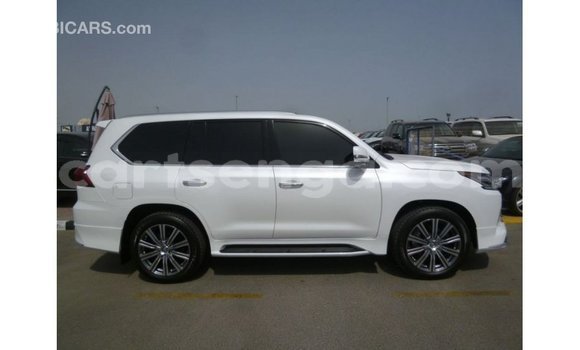 Nunua Imported Lexus LX White Gari ndani ya Import - Dubai nchini Hhohho Nunua Imported Lexus LX White Gari ndani ya Import - Dubai nchini Hhohho