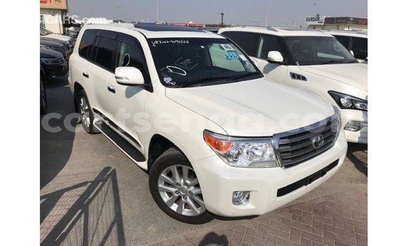Nunua Imported Toyota Land Cruiser White Gari ndani ya Import - Dubai nchini Hhohho Nunua Imported Toyota Land Cruiser White Gari ndani ya Import - Dubai nchini Hhohho