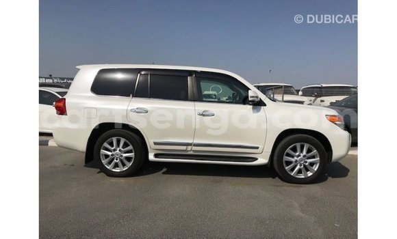 Nunua Imported Toyota Land Cruiser White Gari ndani ya Import - Dubai nchini Hhohho Nunua Imported Toyota Land Cruiser White Gari ndani ya Import - Dubai nchini Hhohho