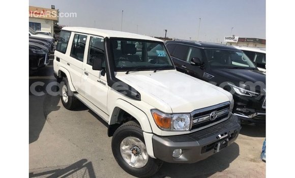 Nunua Imported Toyota Land Cruiser White Gari ndani ya Import - Dubai nchini Hhohho Nunua Imported Toyota Land Cruiser White Gari ndani ya Import - Dubai nchini Hhohho