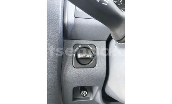 Nunua Imported Toyota Land Cruiser White Gari ndani ya Import - Dubai nchini Hhohho Nunua Imported Toyota Land Cruiser White Gari ndani ya Import - Dubai nchini Hhohho