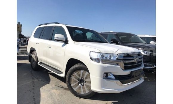 Nunua Imported Toyota Land Cruiser White Gari ndani ya Import - Dubai nchini Hhohho Nunua Imported Toyota Land Cruiser White Gari ndani ya Import - Dubai nchini Hhohho