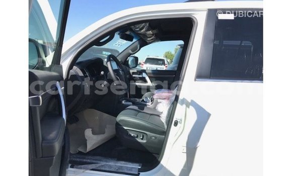 Nunua Imported Toyota Land Cruiser White Gari ndani ya Import - Dubai nchini Hhohho Nunua Imported Toyota Land Cruiser White Gari ndani ya Import - Dubai nchini Hhohho