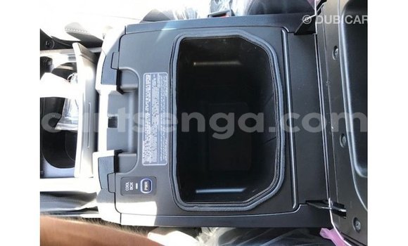 Nunua Imported Toyota Land Cruiser White Gari ndani ya Import - Dubai nchini Hhohho Nunua Imported Toyota Land Cruiser White Gari ndani ya Import - Dubai nchini Hhohho