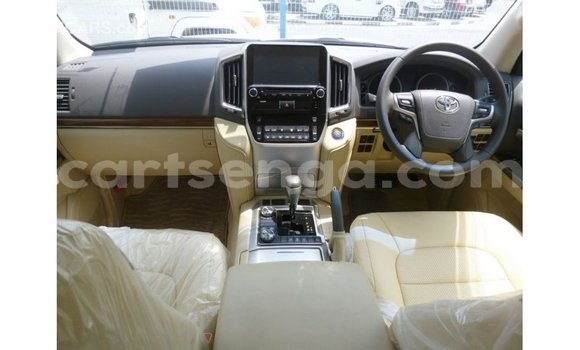 Buy Import Toyota Land Cruiser White Car in Import - Dubai in Hhohho Buy Import Toyota Land Cruiser White Car in Import - Dubai in Hhohho