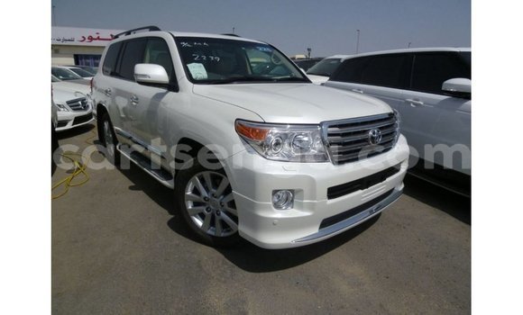 Nunua Imported Toyota Land Cruiser White Gari ndani ya Import - Dubai nchini Hhohho Nunua Imported Toyota Land Cruiser White Gari ndani ya Import - Dubai nchini Hhohho