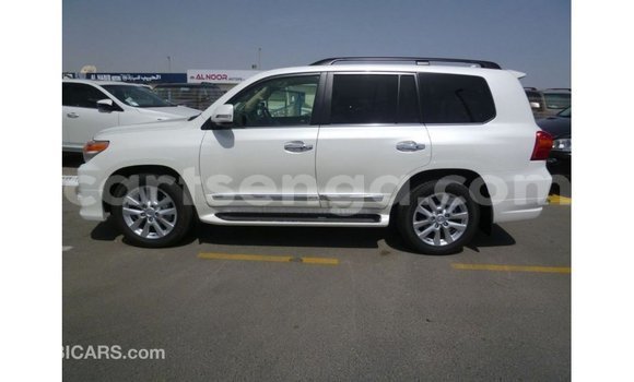 Nunua Imported Toyota Land Cruiser White Gari ndani ya Import - Dubai nchini Hhohho Nunua Imported Toyota Land Cruiser White Gari ndani ya Import - Dubai nchini Hhohho