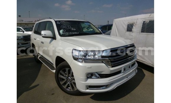 Acheter Import Voiture Toyota Land Cruiser Blanc à Import - Dubai, Hhohho Acheter Import Voiture Toyota Land Cruiser Blanc à Import - Dubai, Hhohho