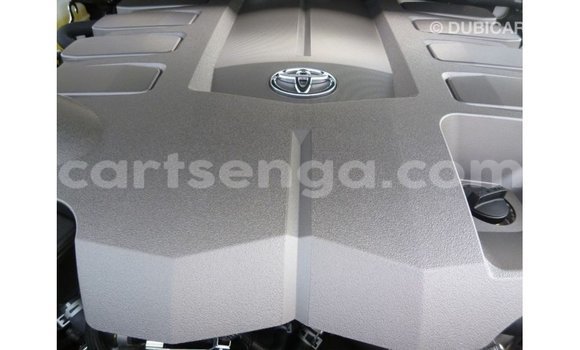 Nunua Imported Toyota Land Cruiser White Gari ndani ya Import - Dubai nchini Hhohho Nunua Imported Toyota Land Cruiser White Gari ndani ya Import - Dubai nchini Hhohho