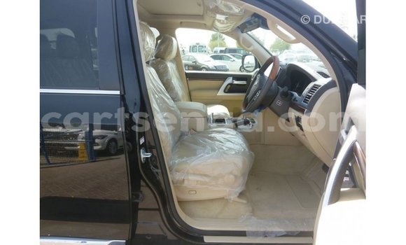 Nunua Imported Toyota Land Cruiser Black Gari ndani ya Import - Dubai nchini Hhohho Nunua Imported Toyota Land Cruiser Black Gari ndani ya Import - Dubai nchini Hhohho