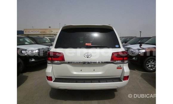 Buy Import Toyota Land Cruiser White Car in Import - Dubai in Hhohho Buy Import Toyota Land Cruiser White Car in Import - Dubai in Hhohho