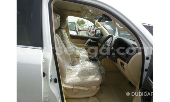 Buy Import Toyota Land Cruiser White Car in Import - Dubai in Hhohho Buy Import Toyota Land Cruiser White Car in Import - Dubai in Hhohho