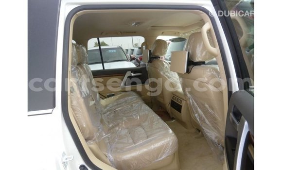 Buy Import Toyota Land Cruiser White Car in Import - Dubai in Hhohho Buy Import Toyota Land Cruiser White Car in Import - Dubai in Hhohho