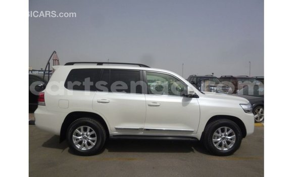 Buy Import Toyota Land Cruiser White Car in Import - Dubai in Hhohho Buy Import Toyota Land Cruiser White Car in Import - Dubai in Hhohho