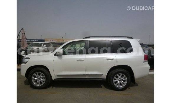 Buy Import Toyota Land Cruiser White Car in Import - Dubai in Hhohho Buy Import Toyota Land Cruiser White Car in Import - Dubai in Hhohho