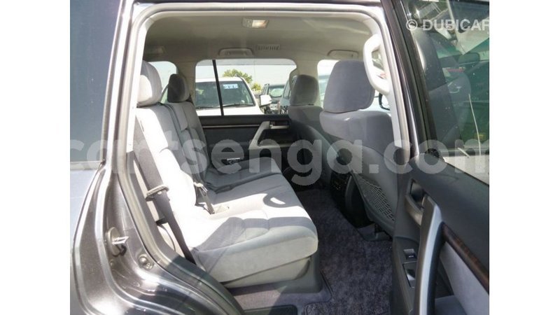 Big with watermark toyota land cruiser hhohho import dubai 15317