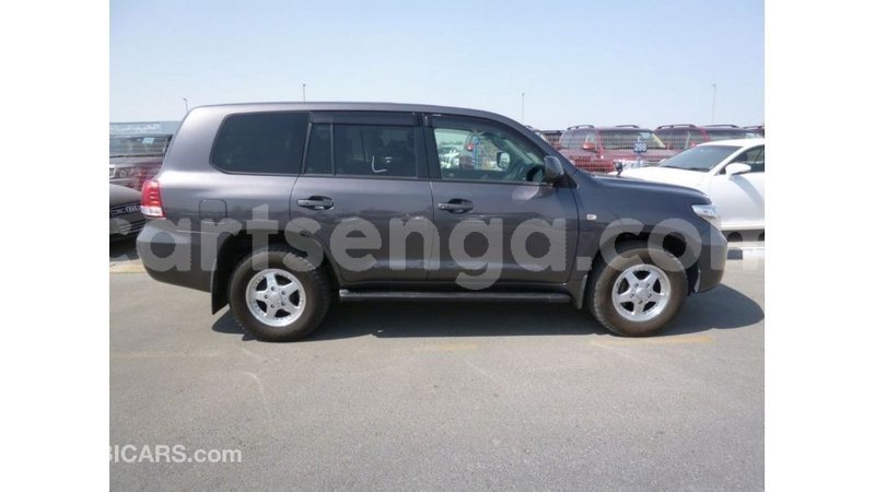 Big with watermark toyota land cruiser hhohho import dubai 15317