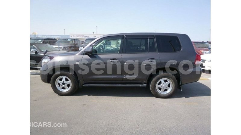 Big with watermark toyota land cruiser hhohho import dubai 15317