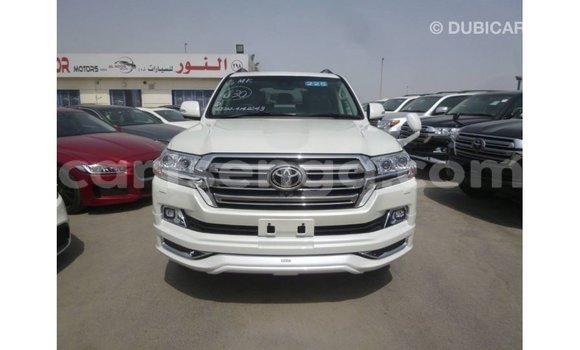 Nunua Imported Toyota Land Cruiser White Gari ndani ya Import - Dubai nchini Hhohho Nunua Imported Toyota Land Cruiser White Gari ndani ya Import - Dubai nchini Hhohho