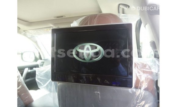 Nunua Imported Toyota Land Cruiser White Gari ndani ya Import - Dubai nchini Hhohho Nunua Imported Toyota Land Cruiser White Gari ndani ya Import - Dubai nchini Hhohho