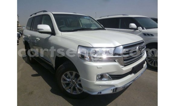 Buy Import Toyota Land Cruiser White Car in Import - Dubai in Hhohho Buy Import Toyota Land Cruiser White Car in Import - Dubai in Hhohho