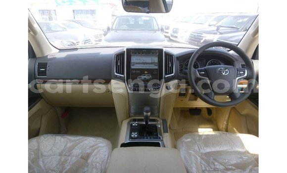 Buy Import Toyota Land Cruiser White Car in Import - Dubai in Hhohho Buy Import Toyota Land Cruiser White Car in Import - Dubai in Hhohho