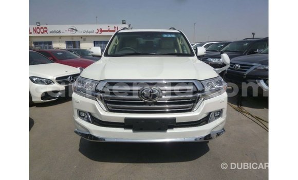 Buy Import Toyota Land Cruiser White Car in Import - Dubai in Hhohho Buy Import Toyota Land Cruiser White Car in Import - Dubai in Hhohho
