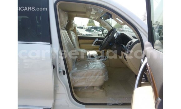 Buy Import Toyota Land Cruiser White Car in Import - Dubai in Hhohho Buy Import Toyota Land Cruiser White Car in Import - Dubai in Hhohho