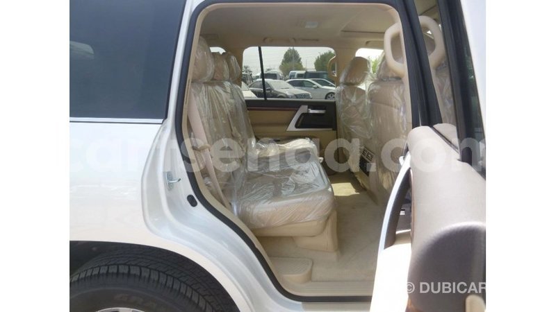 Big with watermark toyota land cruiser hhohho import dubai 15320