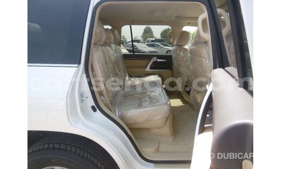 Buy Import Toyota Land Cruiser White Car in Import - Dubai in Hhohho Buy Import Toyota Land Cruiser White Car in Import - Dubai in Hhohho