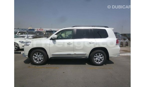 Buy Import Toyota Land Cruiser White Car in Import - Dubai in Hhohho Buy Import Toyota Land Cruiser White Car in Import - Dubai in Hhohho