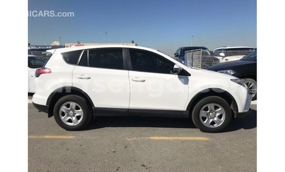 Acheter Import Voiture Toyota 4Runner Blanc à Import - Dubai, Hhohho Acheter Import Voiture Toyota 4Runner Blanc à Import - Dubai, Hhohho