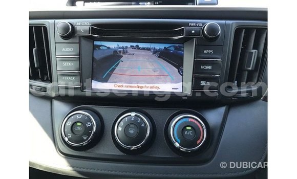 Acheter Import Voiture Toyota 4Runner Blanc à Import - Dubai, Hhohho Acheter Import Voiture Toyota 4Runner Blanc à Import - Dubai, Hhohho