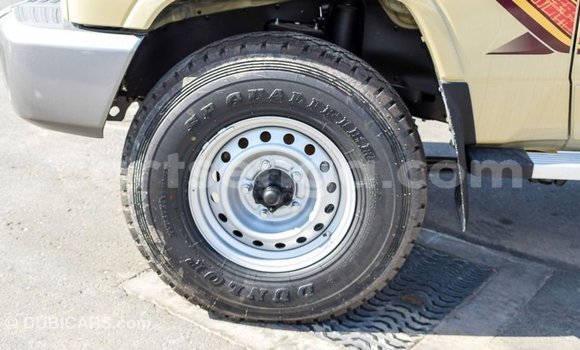 Buy Import Toyota Land Cruiser Beige Car in Import - Dubai in Hhohho Buy Import Toyota Land Cruiser Beige Car in Import - Dubai in Hhohho