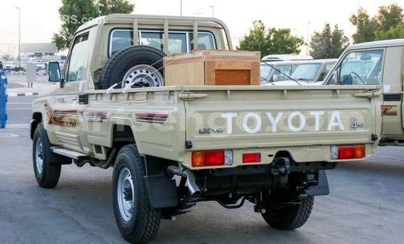 Buy Import Toyota Land Cruiser Beige Car in Import - Dubai in Hhohho Buy Import Toyota Land Cruiser Beige Car in Import - Dubai in Hhohho