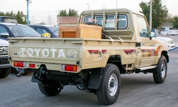Buy Import Toyota Land Cruiser Beige Car in Import - Dubai in Hhohho Buy Import Toyota Land Cruiser Beige Car in Import - Dubai in Hhohho
