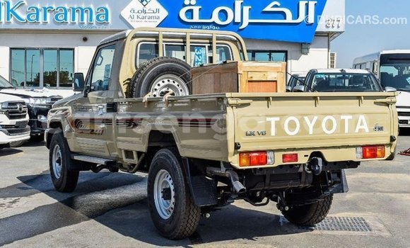 Buy Import Toyota Land Cruiser Beige Car in Import - Dubai in Hhohho Buy Import Toyota Land Cruiser Beige Car in Import - Dubai in Hhohho