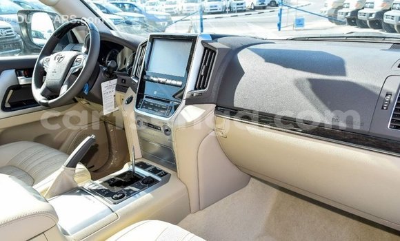 Buy Import Toyota Land Cruiser White Car in Import - Dubai in Hhohho Buy Import Toyota Land Cruiser White Car in Import - Dubai in Hhohho